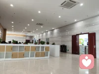 小时候你陪我来考试，现在我陪你考试。时间真快呀！