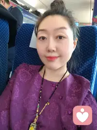 春语悠悠，心意浓浓阳春三月，好事正酿[色][色][色]
春天最暖的是太阳，人间最暖的是牵挂
每天最暖的是问候[玫瑰]
让我们开心快乐的与健康同行[拥抱]
人随春好 万事顺遂 好运连连 喜乐无忧[爱心][爱心][爱心]配图