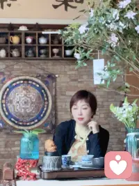 且听风吟，静待花开，
日子慢慢，心也慢慢柔软。配图