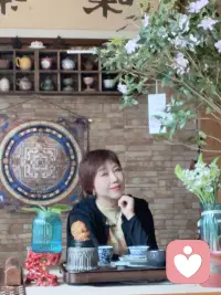 且听风吟，静待花开，
日子慢慢，心也慢慢柔软。配图