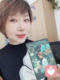 爱，应该是相互滋养
而不是一味索取
单方面付出
你说，对吗？