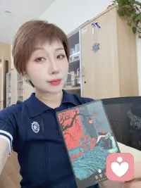 信息量过大，你需要处理的太多。
别进入到别人为你定义的人生！