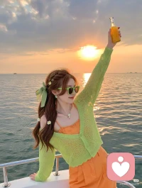 有时候会觉得，明明很用心在做一件事，却迟迟看不到结果，难免会失落，会怀疑自己是不是不够好。
但其实不是的。努力不会白费，只是时机还没到，流量和单子也需要慢慢积累。
别因为一时的冷清，就否定自己一直以来的真诚与耐心。
我们都在等风来，我也在好好努力，好好等花开。
加油，愿做那束光#倾听是日常#努力干就完事😃