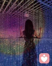 这3天,我接听了12位朋友的语音电话,也收到了100多位

朋友的问候、试探、犹豫,和终于开口的瞬间。

有人说,很久没有这样被认真接住了。

有人说,只是想找一个不会评判自己的人,说说话.

也有人说,说完以后,突然觉得心里轻了一点.

我越来越相信:真正的帮助,有时候不是急着给答案,

而是先让对方感觉到我听见你了。听见你的委屈,

也听见你的不甘;听见你说不出口的话,

也听见你还想再试试的勇气。

这一个平台,像一面温柔的镜子,照见不同的内心世界

也让我看见:每个人都在等一个愿意停下来听自己的人

你愿意开O,就是很勇敢的事。而我能做的,就是陪着你

谢谢你愿意信任我.

能帮到你,我真的很开心.

我们继续:

你说，我听