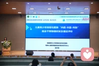 大多数家长总习惯把孩子烦躁、敏感、悲观、注意力涣散归为抗压差、性格内向、心思重，却忽略大脑和肠道密不可分的联动关系。人体肠道菌群会通过色氨酸 - 犬尿氨酸代谢轴直接干预大脑神经功能：不合理的饮食会诱发全身低度炎症，产生神经毒性物质，干扰血清素、多巴胺等快乐递质合成；而科学均衡的膳食，能调节肠道代谢，从源头阻断损伤大脑的炎症反应，稳定情绪中枢🌹