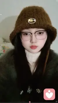 其实，你对我好的每一刻，我都在琢磨怎么对你更好。感情里最珍贵的从来不是单方面的付出，而是你懂我的心意，我惜你的情深。你待我一片真心，我必还你满腔热忱，你敬我三分，我定还你十分。双向的奔赴，才配得上所有的真心。情感共鸣