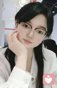 其实，你对我好的每一刻，我都在琢磨怎么对你更好。感情里最珍贵的从来不是单方面的付出，而是你懂我的心意，我惜你的情深。你待我一片真心，我必还你满腔热忱，你敬我三分，我定还你十分。双向的奔赴，才配得上所有的真心。情感共鸣