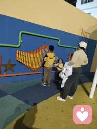 让孩做他喜欢的事情，什么问题都解决了。看蚂蚁🐜搬家是孩子最大的兴趣，也培养孩子专注力的好方法。配图