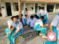 你若盛开，蝴蝶🦋自来。你若焦虑，孩子自然焦虑。你若安静，孩子自然心平气和。孩子就是父母的一面镜子。做个好父母很简单就是给孩子多一点允许，接纳，理解。仅此而已配图