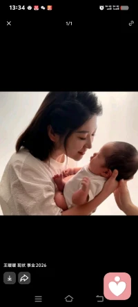 王暖暖从一穷二白、全身钢钉、站不起来，到重新站稳、直播带货、出书、再创业、经济独立，走了一条非常硬核的“重生之路”。
 
一、坠崖后：彻底归零（2019—2022）
 
- 财富清零：泰国民宿、餐厅、公司全变卖，千万身家花光，用于手术、康复、打官司。
- 身体重创：全身17处骨折、8次大手术、7块钢板、180余根钢钉，医生判定终身瘫痪。
- 官司缠身：刑事+离婚诉讼长达6年，被俞家不断纠缠、威胁。
- 孩子没了：坠崖时怀孕3个月，流产。
 
二、第一阶段：死磕康复（2019—2022）
 
- 每天高强度复健，摔了无数次。
- 2022年：奇迹般重新站起来、能走路。
- 期间：暂停所有事业，专心治病、打官司。
 
三、第二阶段：自媒体起步（2022—2023）
 
- 开始在抖音发视频，讲自己的经历、反家暴、女性自保。
- 迅速涨粉300万+，成为现象级博主。
- 签约无忧传媒（头部MCN） 。
- 初期不卖货、纯内容，靠流量分成、商单变现。
 
四、第三阶段：直播带货（2023—2024）
 
- 卖掉南京仅剩2套房，拿几百万去杭州（电商之都）重启。
- 主营：母婴、家居、美妆、健康（贴合自身经历）。
- 2024年：单月直播14场、上架近200款品，销量稳定 。
- 获奖：凤凰网“年度重生力量主播”。
- 模式：故事IP+信任带货，粉丝粘性极强。
 
五、第四阶段：多元变现（2024—2026）
 
1. 出书《重生》（2025）
- 纪实自传，记录坠崖、康复、维权、重生全历程。
- 版税+签售，稳定被动收入。
 
2. 母婴IP深化
- 2024年通过试管生子，账号垂直母婴。
- 亲子内容+母婴带货，转化率更高。
 
3. 公益+法律IP
- 反家暴、女性维权、免费法律咨询平台。
- 提升公信力、品牌价值。
 
六、她“再次发家”的核心逻辑
 
- IP化：把苦难变成个人品牌，信任度极高。
- 轻资产：直播+内容+出书，不用重投入、适合残障身体 。
- 高粘性：粉丝是共情+支持，不是单纯买货。
- 强抗压：经历生死后，执行力、心态远超常人。
 
七、现状（2026）
 
- 杭州定居，经济完全独立。
- 直播+电商+版权+商单，年收入稳定百万级。
- 离婚成功（2025.10），获赔50万。
- 独自带娃，身体仍有钢钉疼痛，但生活重回掌控。
 
一句话：
她不配图