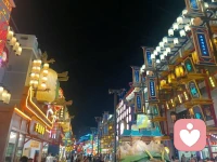 很多家长找我迫切想要一套标准化流程、清晰的执行步骤，以为拿到方案，难题就有解
 
这份渴求的底层，是内心无法耐受不确定性
习惯依靠计划、时间表、确定的结果，获得安全感

一旦前路没有预设路线，恐慌与无力感便扑面而来
 
青少年疗愈、家庭系统的改变，偏偏没有标准答案
没有固定进度表，无法预判周期，过程充满反复

执着寻找捷径与固化步骤，很容易被焦虑推着急于求成，忽略孩子真实的内在节奏
 
我们能拥有前行的大方向
但要学着容纳路上所有未知与变数

耐受不确定，才是成长真正的功课✨
​
​#我是晴天你身边的心理赋能师