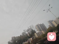  不必讨好世界，先好好拥抱自己。配图