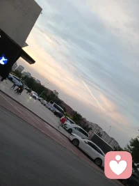 天空的颜色就像细碎的日常
会是五彩斑斓，也会是浓墨重彩
就像我们的心情也会随着四季不断的变化
唯一不变的就是小安倾听的世界
无论是喜悦，还是心酸，是无奈，还是意难平
小安倾听，都会温柔的接住你所有的情绪配图