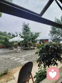 每个人都需要一段静谧的时光来放松自己
也都需要有一个温暖的人来接住自己的情绪
欢迎来到小安倾听的世界配图
