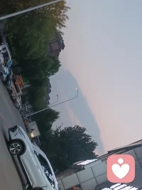 能左右你情绪的人，都是你在意的人既然在意那就多一些包容
无论是亲人，朋友还是爱人，所有的关系双向奔赴是最有意义，无论是哪种感情爱也好，喜欢也罢其实都是自己的事情只有相爱和相互喜欢才是两个人的事情
大家好，欢迎来到小安倾听的世界