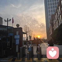 都说结婚找个靠的住的男人，婚后又有几个靠男人生活的呢配图