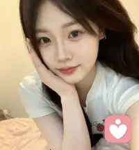 先取悦自己，再期待关系。
任何人都不该成为你的全部。配图