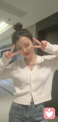 每一份心事都值得被尊重，每一种情绪都值得被看见。
 
不必因为难过而自责，不必因为脆弱而羞愧，也不必把所有情绪都悄悄藏起来。开心可以张扬，委屈可以流露，迷茫可以诉说，崩溃也值得被接纳。
 
情绪从没有高低对错，每一种感受都是真实的你。不用假装坚强，不用刻意懂事，不用强迫自己立刻好起来。
 
在这里，你可以放心做自己。我会认真倾听，温柔接住，不评判、不否定、不催促。让每一份藏在心底的心事，都有处可去；让每一种不被看见的情绪，都被好好安放。配图