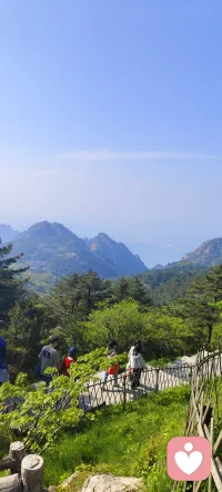 欲望不应是简单的“堵”或“排”，而在于升华。长期压抑会造成心理扭曲或无意识爆发，而盲目疏解则可能导致意志涣散，陷入感官刺激的死循环。

核心逻辑在于：承认欲望的合理性，但剥离其破坏性。你可以将这种原始的生命能量转化为创造力或运动意志。理解欲望背后的匮乏感，通过健康的方式进行补偿，而不是成为本能的奴隶。

正视它，但不被它定义。将欲望的驱动力引向长期目标的构建，这种能量的位移才是最高级的自律。

------配图
