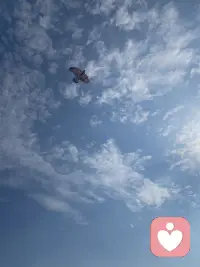 焦虑时，先抱抱过去的自己
谁没在雾里迷过路？别骂曾经的自己傻，那时的你已经拼尽全力了。
你可以焦虑，但别忘了自己能治愈；可以有心事不说，但别逼自己立刻想通。
慢慢来，你不可能什么都有，也不会什么都没有。