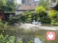 山林不向四季起誓，荣枯随缘；人心不必强求圆满，得失自安。把心放回当下，焦虑便无处栖身。