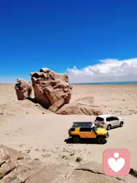 从前车马很慢，书信很远，一生只够爱一人。现在，世间喧嚣，人潮拥挤，一世也未寻得一人。