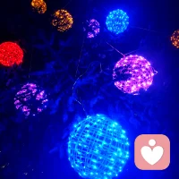 生活不会一味善待谁，但也不会永远为难谁。你现在走的每一步，都算数。你正在成为那个理想中的自己，所以要加倍珍惜自己的努力，别轻易怀疑，更别轻言放弃。时间会证明你的价值。晚安！