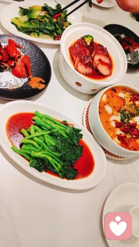 🌙 深夜emo、委屈憋泪、焦虑到失眠？
我是你的专属心理倾听师👩⚕
不评判、不打断、不灌鸡汤
只做你最安心的情绪树洞
不管是难开口的心事，还是没人懂的疲惫
都可以慢慢说，全程保密✨
今天第一天上线，等你来找我聊聊～