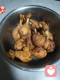 一朵美味的卤鸡腿，大大的满足了我的小胃胃，配图