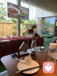 后来才懂，有些相遇只负责教会成长，没办法陪在身旁。配图