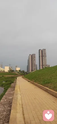 做一个耐心的倾听者，接住你的疲惫、委屈和迷茫。你可以放心说，我一直都在。配图