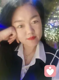 你的烦恼从不是小题大做，你的情绪都有存在的意义。我以专业的倾听和共情，陪你拆解内心的纠结，理清杂乱的思绪，不评判、不催促，陪你一起找到内心的平静与答案。配图