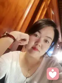 别人在乎的是你飞得有多高，而我只想问你累不累，越长大越孤单，越懂事越委屈，你的心事我来倾听，你的情绪我都懂，别怕我会一直在