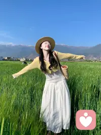 所以如果你身边有个人，愿意听你说那些说不出口的话，请珍惜他。如果你还没有，可以来找我。我是心语倾听，一个愿意陪你慢慢说的倾听师。配图