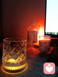 当情绪的垃圾桶
不打电话
仅微信支付
等到情绪发泄玩为止 
会保守秘密配图