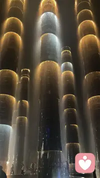 别把我当专业的咨询师，我只是一个热心肠的聊天搭子，陪你唠嗑解闷，主打一个真诚陪伴。配图