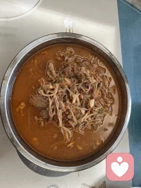 今天上班很累，工作上的事情也很烦，但是回到家就有热腾腾饭菜等着一起吃，还是自己喜欢的，真的什么烦恼都消炎差不多，他还问你听你说，烦恼全无啦，开吃配图