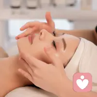 烈日炎炎似火烧，王孙公子把扇摇。
光线强烈伤肤色，请把护肤做起来。