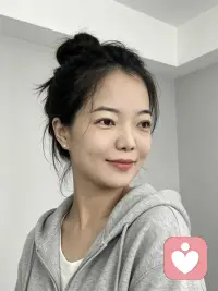 人生不必事事圆满，心事不必人人皆知。慢慢来，疗愈自己，接纳自己，往后余生，与生活温柔相处。