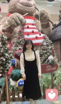不必逼迫自己事事圆满，也不用因为情绪低落而责怪自己。
人心就像四季，总有风起、雨落、云沉的时刻，允许脆弱，允许慢下来，允许暂时不够好。
好好拥抱当下的自己，与内心和解，温柔自愈，慢慢生活，一切都会慢慢舒展。