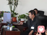 清平乐·隐世闲人
隐世闲散，富贵功名淡，饮酒插花诗赋看，醉了毫无忌惮。
燕来花盛芬芳，艳阳高照风凉。
鸿雁向南逐月，雪花漫舞梅香。