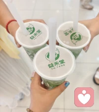 当了妈妈，也不忘做自己，姐妹局+奶茶局，完美收官～
余生要好好爱自己！配图
