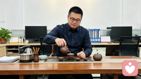 爱上一个比自己小十几岁的男生，该如何继续？