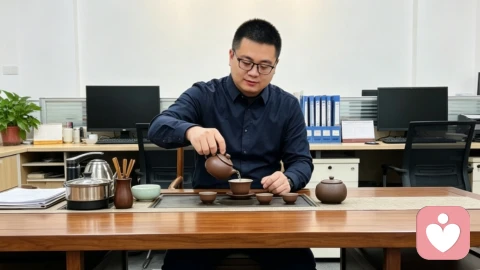 男友未和前任彻底断绝往来,感情里的纠结与清醒思考