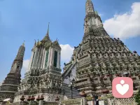 【允许自己无所事事】
不是偷懒，不是颓废，
是给紧绷的生活，留一口喘息的间隙。
不追赶，不焦虑，不勉强，
就安安静静，放空自己。
日子不必一直赶路，
偶尔停下来，
才听得见内心的声音。配图