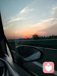 朝观日出，暮追夕阳，暮暮朝朝，倾诉衷肠。五一劳动节快乐 ！配图