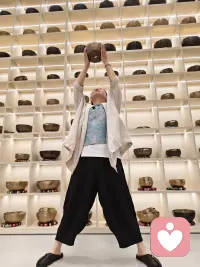 ⭐
「大部分时间，我们都是自己陪伴自己，
因此，对自己好一点。」配图