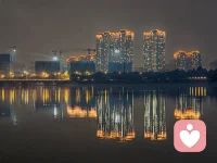 再次漫步后海公园，不一样的意境和心情，只是这美景还没有来得及好好欣赏，就被远赴而来让我做手术的急诊电话呼叫回单位了，有时候被需要也是一种别样的幸福