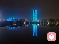 再次漫步后海公园，不一样的意境和心情，只是这美景还没有来得及好好欣赏，就被远赴而来让我做手术的急诊电话呼叫回单位了，有时候被需要也是一种别样的幸福