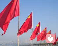今天是10月6日，国庆假期快要收尾了。 
无论你这几天是在人山人海里穿梭，还是在日常的烟火里忙碌， 都辛苦了。 
情绪的整理，和行李的整理一样重要
如果你感到有些焦躁、低落，或者只是想找个安全的空间说说话，我依然在。 
倾听，是我能给你最温暖的陪伴。